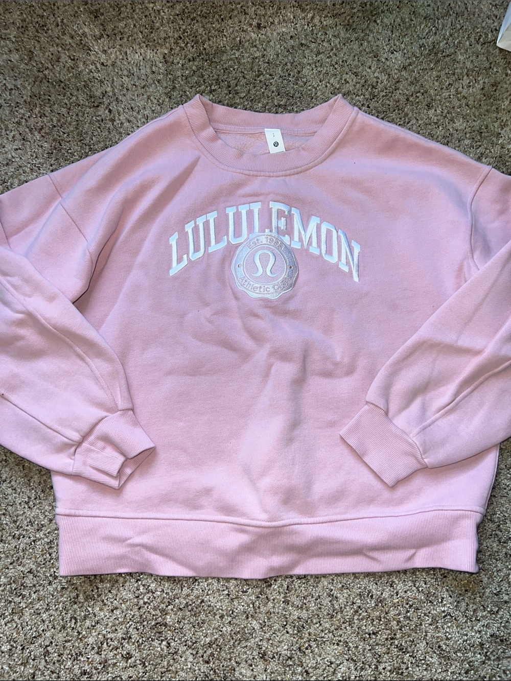 Lululemon Perfectly Oversized Crew *Graphic
Pink Haze' - Picture 2 of 3